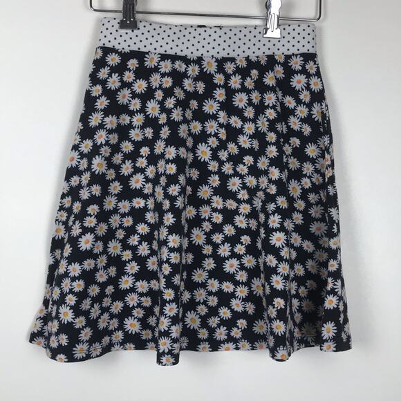 Xhilaration daisy skirt xs - Picture 2 of 7